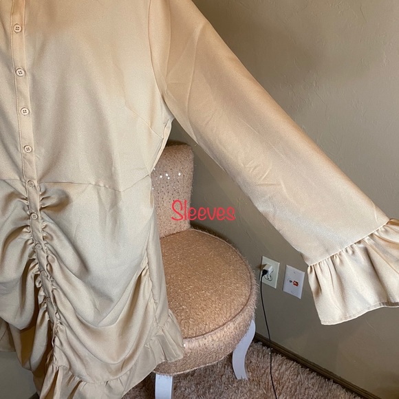 Ruffle Dress 🌻 - Picture 2 of 9